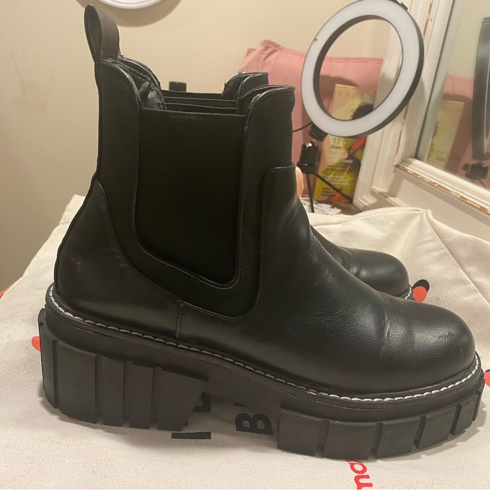 Platform boots